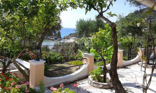 Akis Apartments
