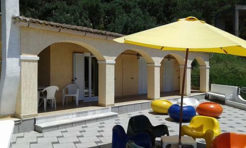 Akis Apartments