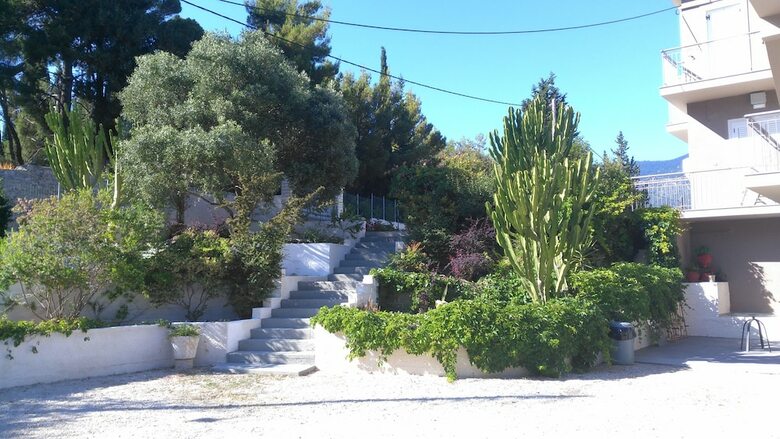 Pessada Bay Studios And Apartments