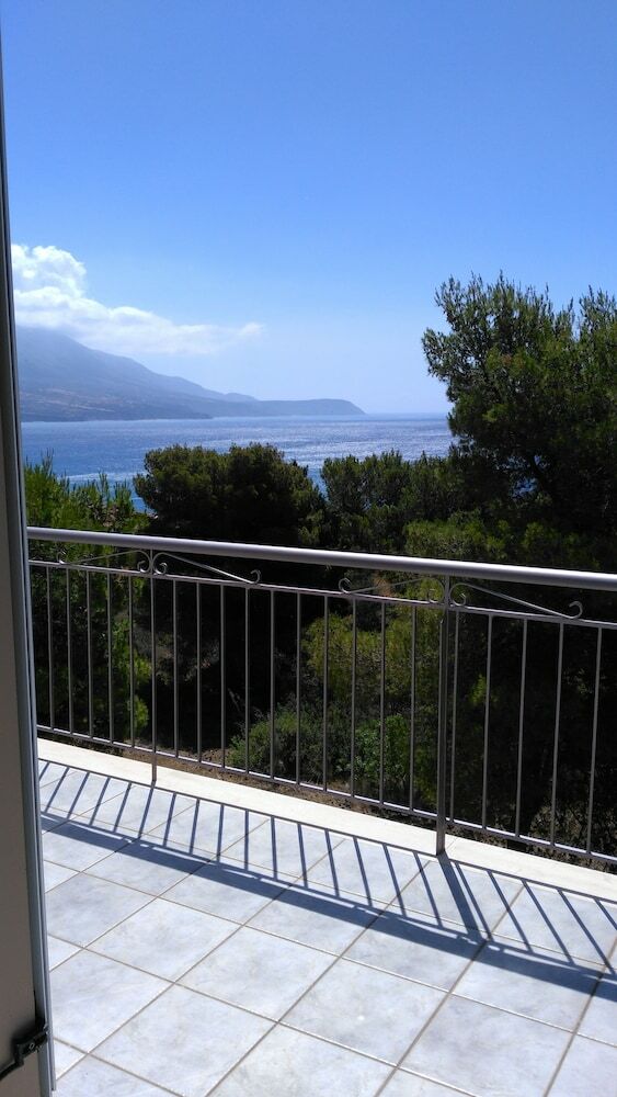 Pessada Bay Studios And Apartments
