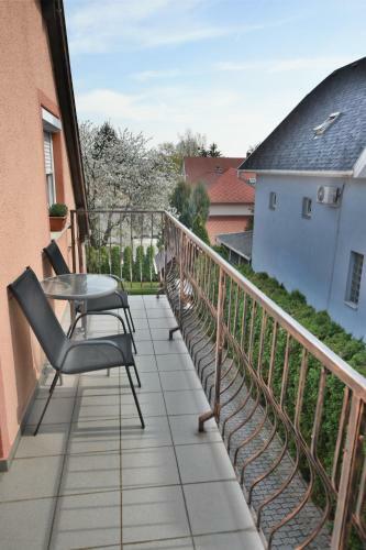 Sz�cs�nyi Apartman