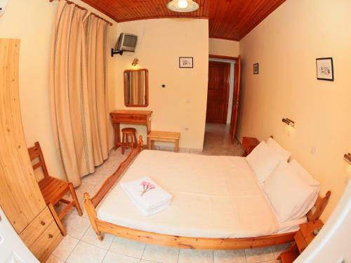 Hostal Glaros Guesthouse
