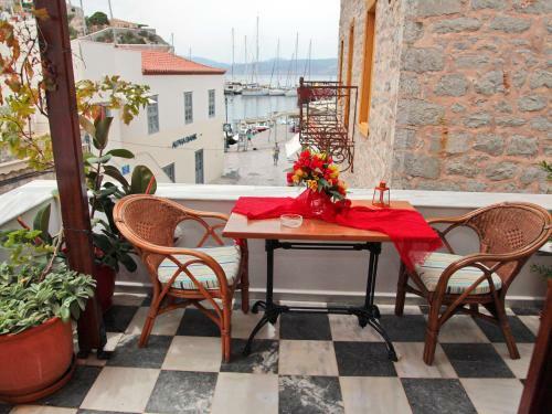 Hostal Glaros Guesthouse