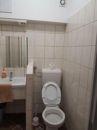 Leg�nyi Apartmanh�z