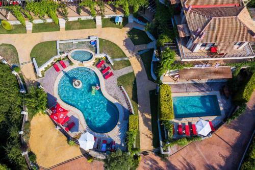 Akritas Ef Zin Villas & Suites