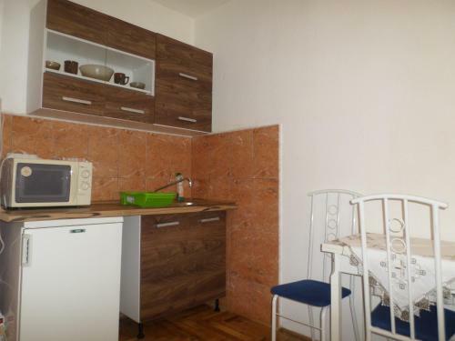 Mary-ann Non-stop Apartments