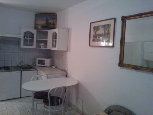 Mary-ann Non-stop Apartments