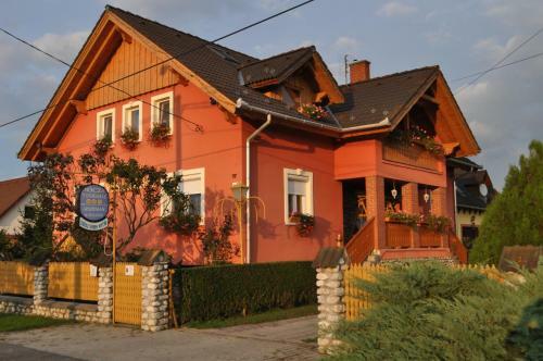 Hostal H�cza Vend�gh�z