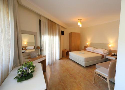 Hostal Artemis Plaza