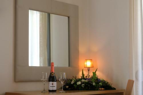 Hostal Artemis Plaza