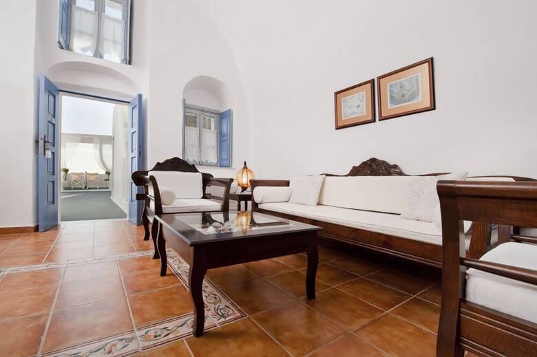 Kamares Apartments