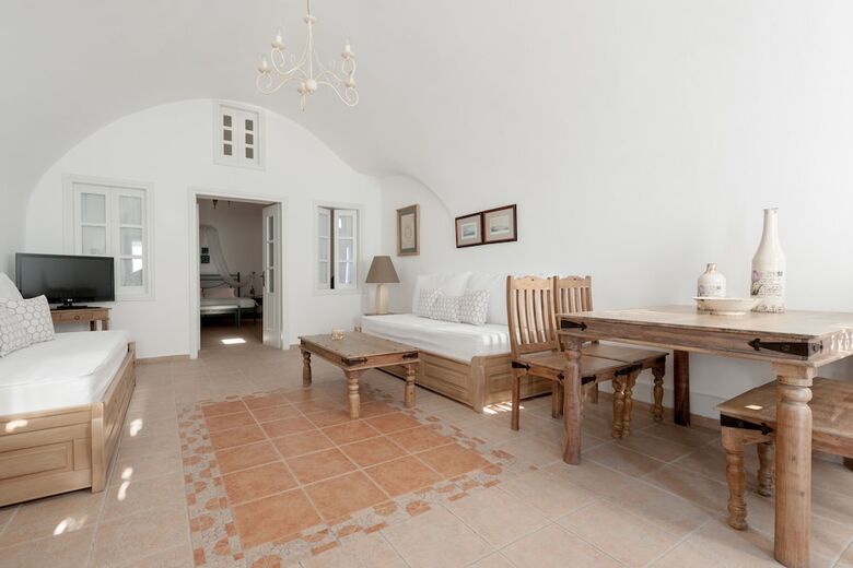 Kamares Apartments