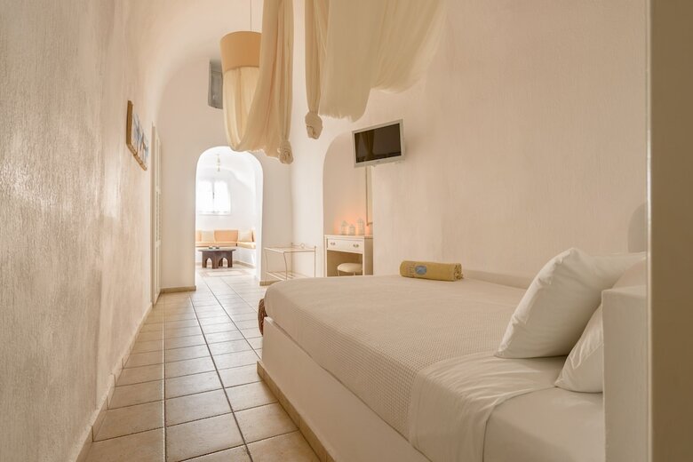 Kamares Apartments