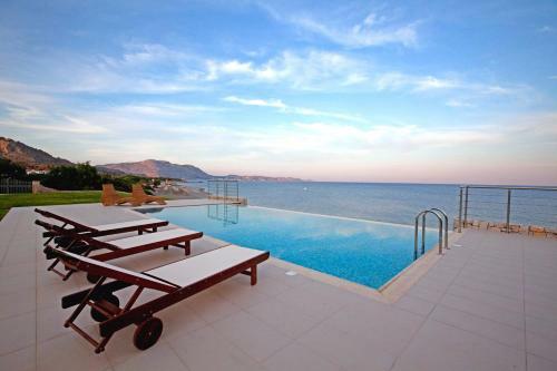 Kiotari Beach Villas