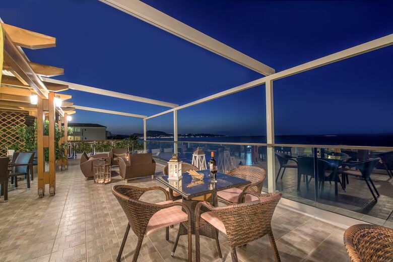 Aparthotel Anemona Beach Hotel