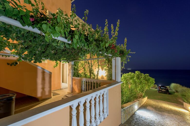 Aparthotel Anemona Beach Hotel