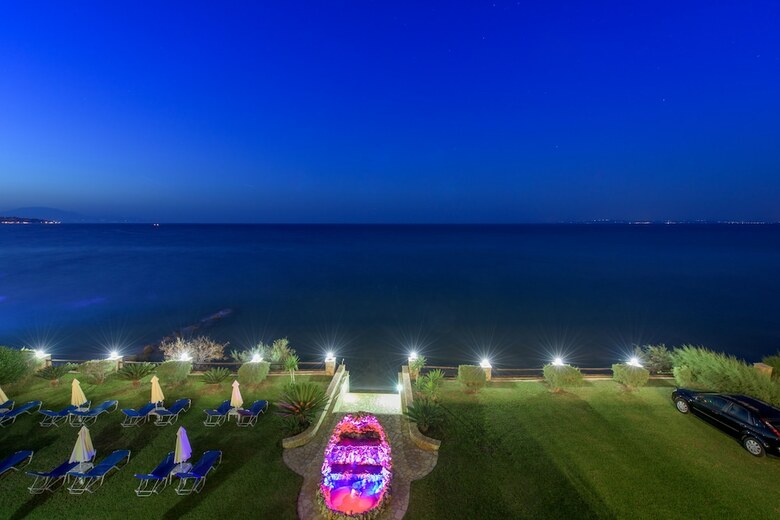 Aparthotel Anemona Beach Hotel