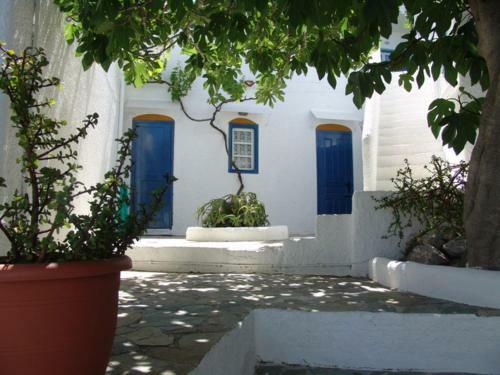 Hotel Aegean Home Studios & Apartments