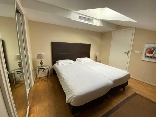 Eden Palace Apartment