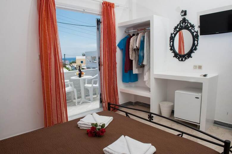 Hostal Join Us Low Cost Rooms