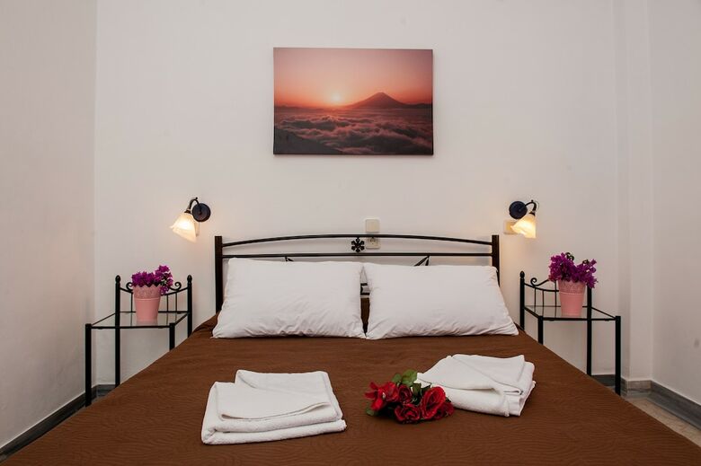 Hostal Join Us Low Cost Rooms