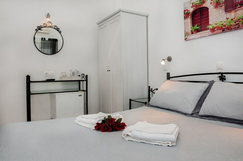 Hostal Join Us Low Cost Rooms