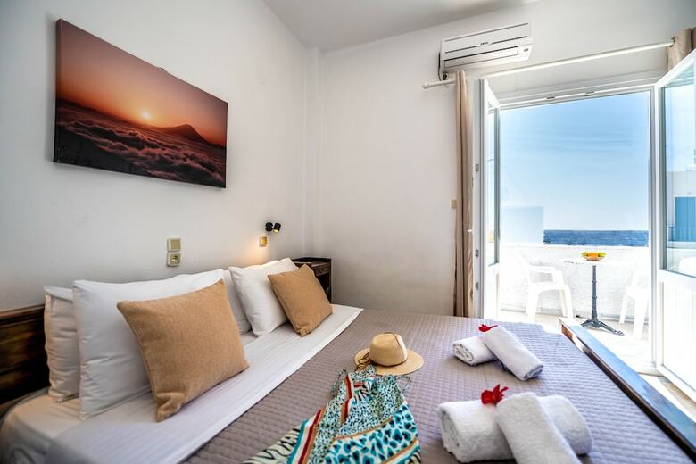 Hostal Join Us Low Cost Rooms