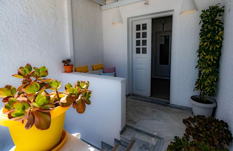 Hostal Join Us Low Cost Rooms