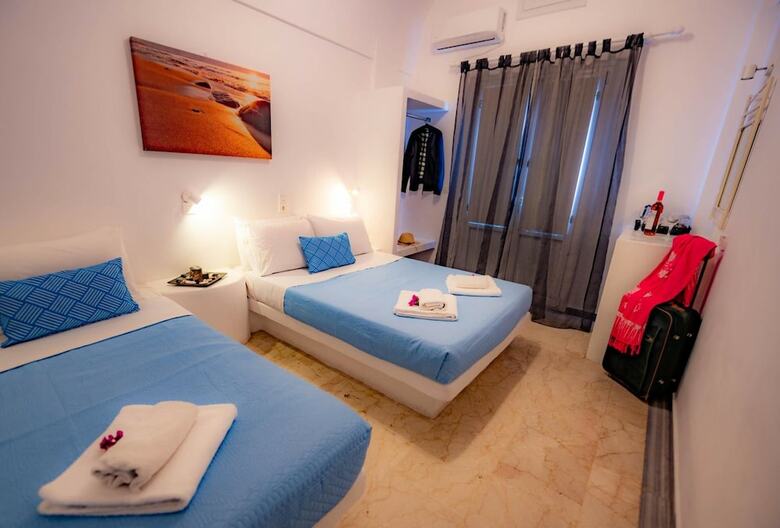 Hostal Join Us Low Cost Rooms