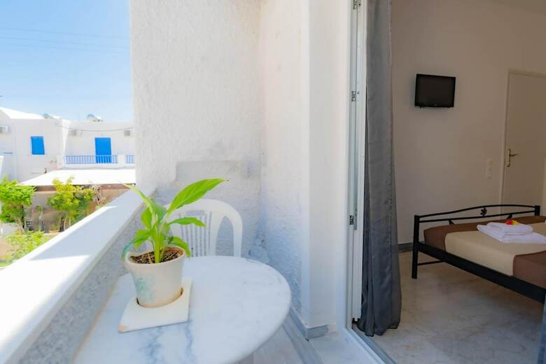 Hostal Join Us Low Cost Rooms