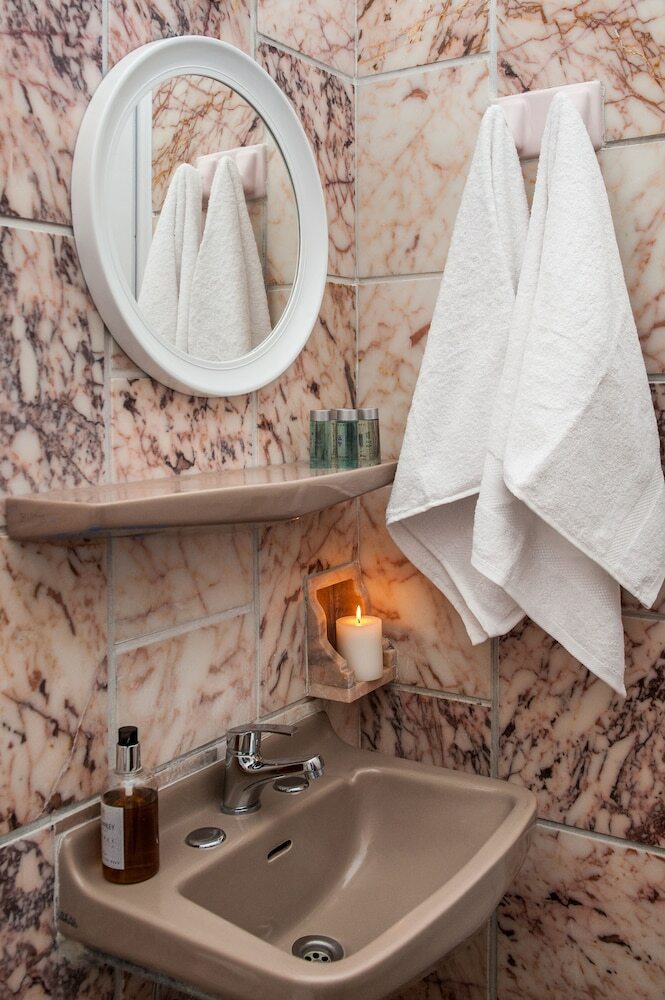 Hostal Join Us Low Cost Rooms