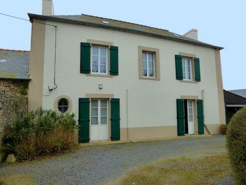 Holiday Home La Hulotais