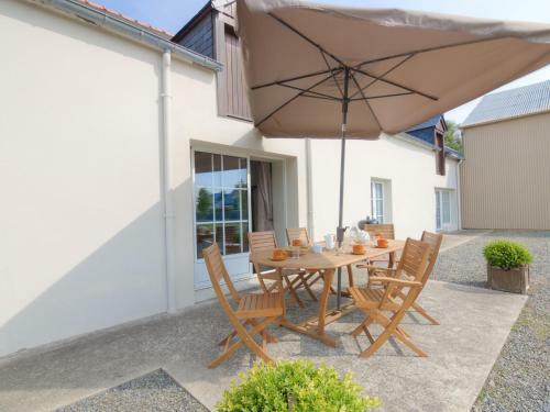 Holiday Home La Hulotais