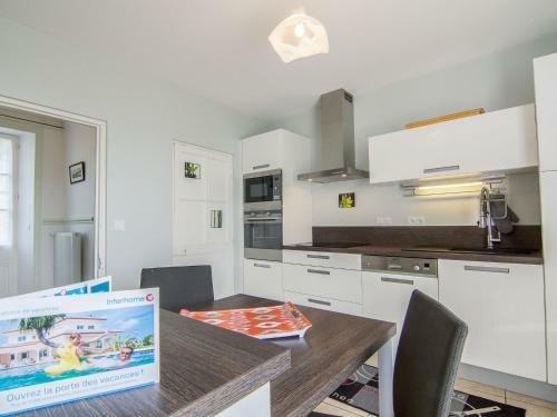 Holiday Home La Hulotais
