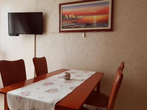 Lola Apartman