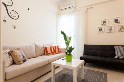 Pentelis Apartment