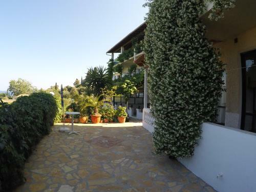 Aparthotel Andromaches Holiday Apartments