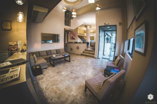 Aktaion Hotel