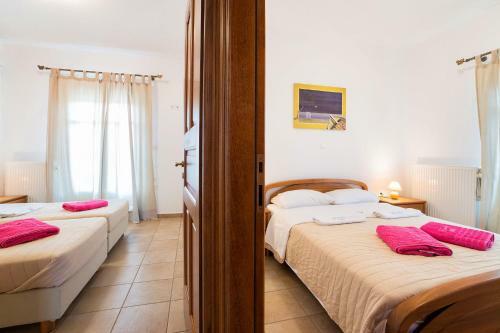 Villa San Dimitrio House On The Beach