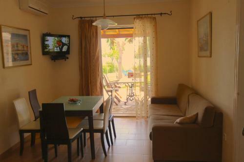 Glyfada Beachfront Apartments And Villas