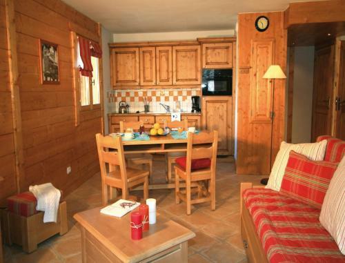 Aparthotel Lagrange Vacances Le Hameau Du Rocher Blanc
