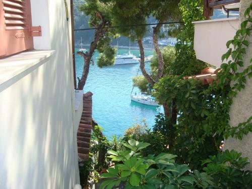 Hostal Pension Galazios Kolpos