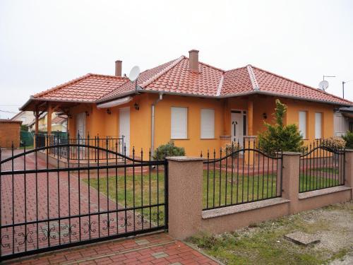 Apartamento Holiday Home Balatonmariafurdo, Somogy 1