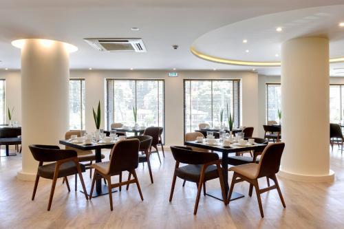 Athens Avenue Hotel