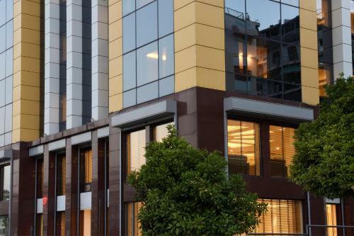Athens Avenue Hotel
