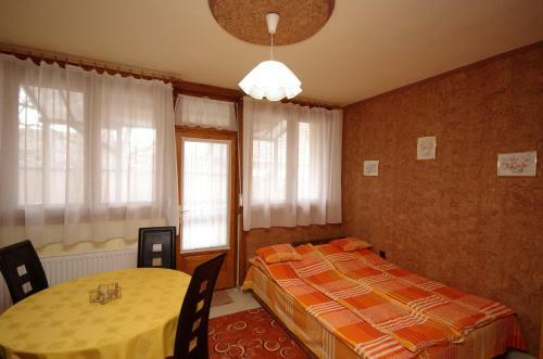 Mil�n Apartman-gyula