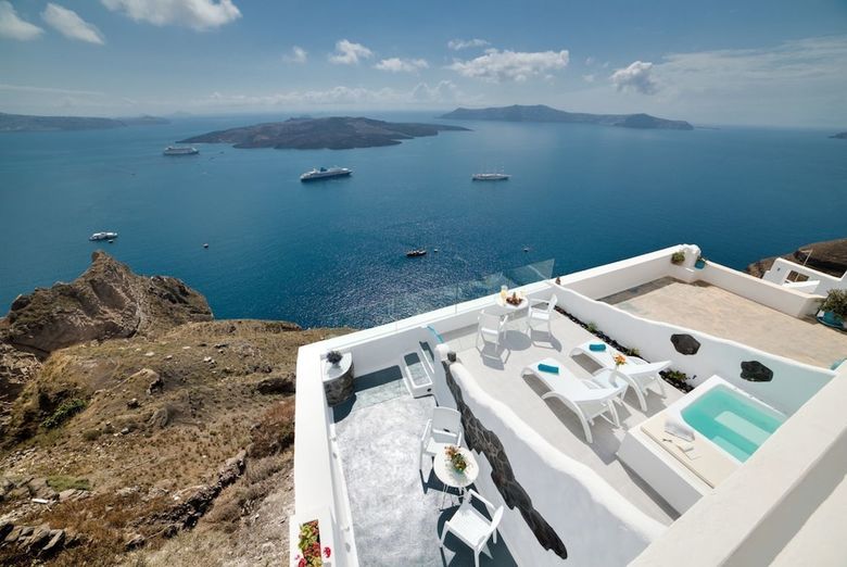 Villa Fira Deep Blue Suites