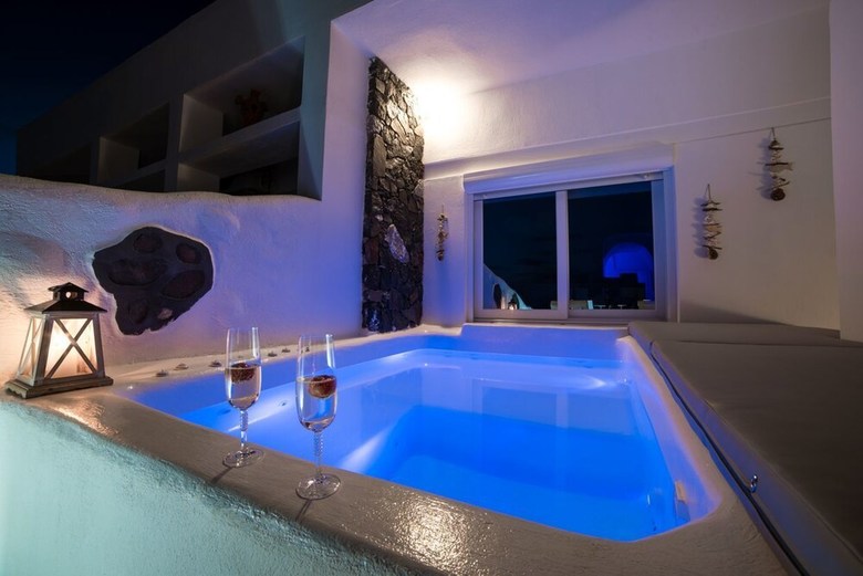 Villa Fira Deep Blue Suites