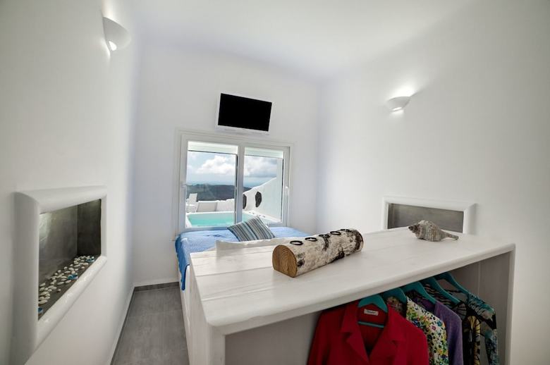 Villa Fira Deep Blue Suites