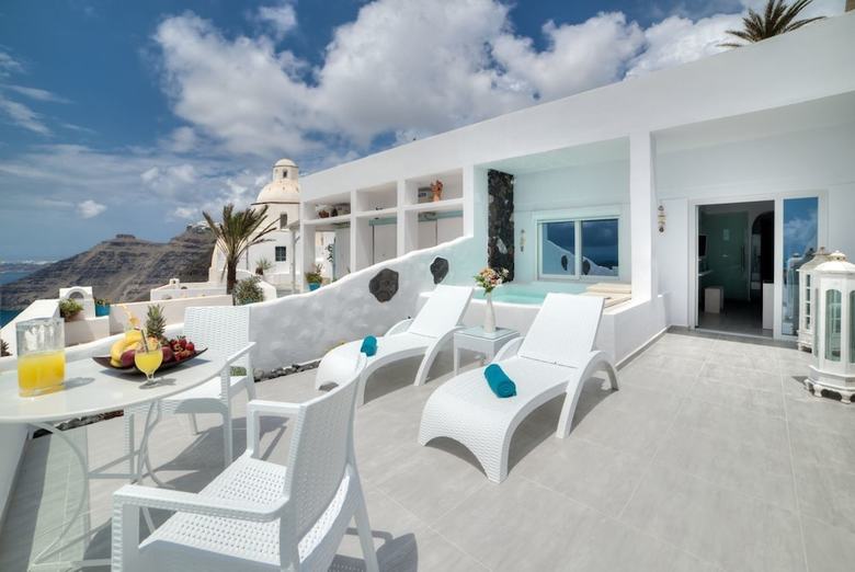 Villa Fira Deep Blue Suites